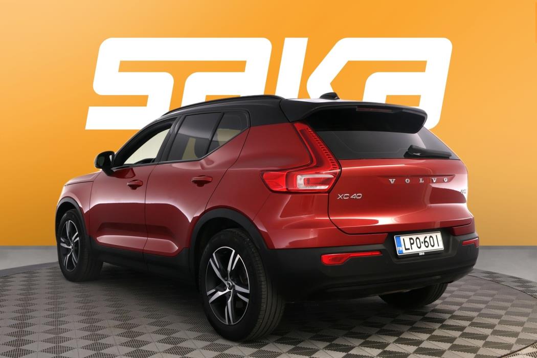 VOLVO XC40 2021