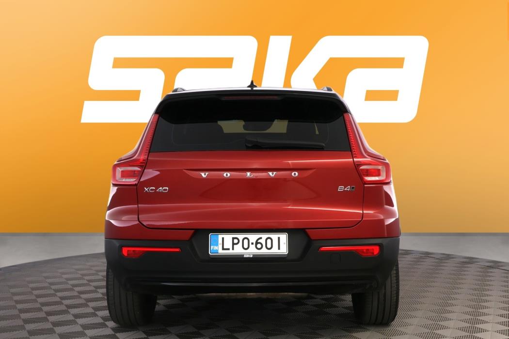 VOLVO XC40 2021
