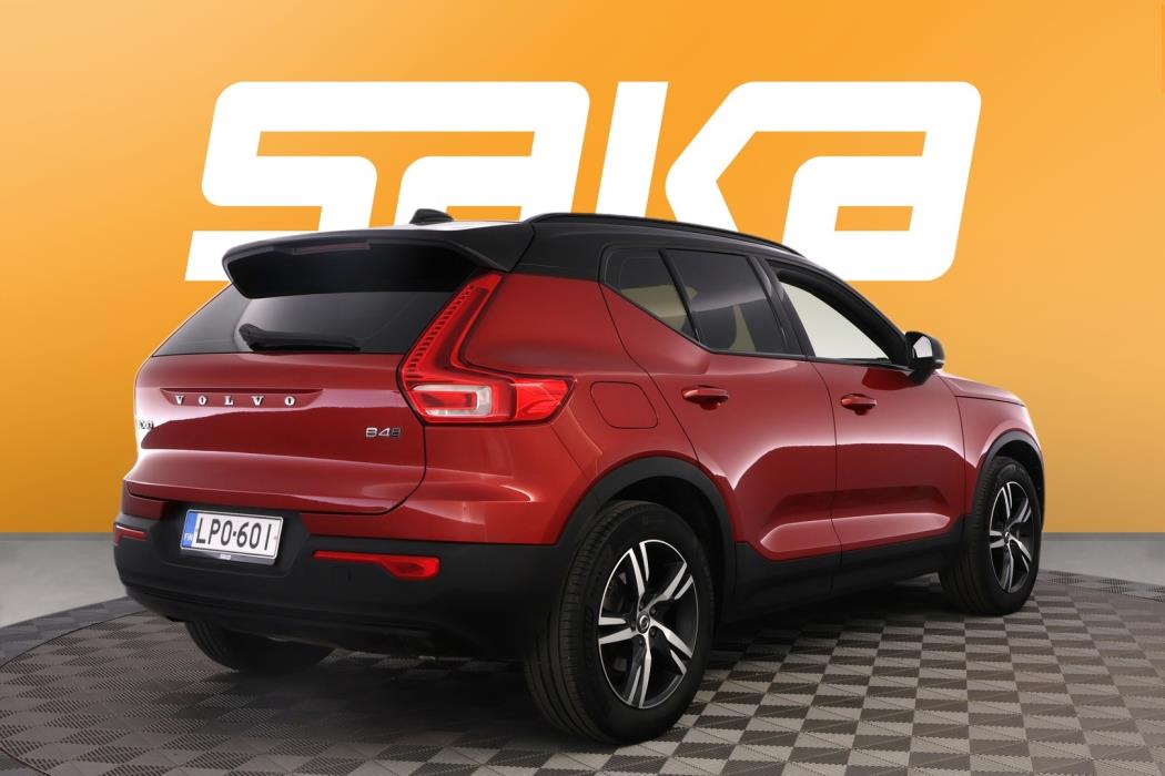 VOLVO XC40 2021
