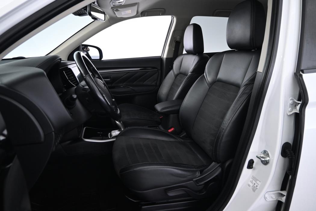 MITSUBISHI Outlander 2019