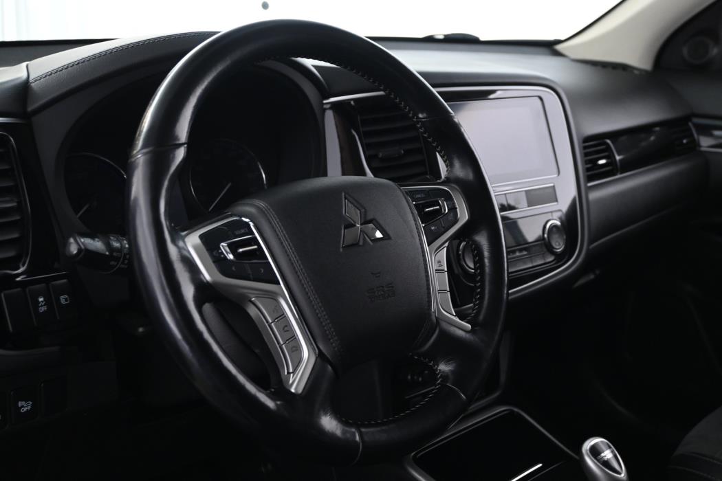 MITSUBISHI Outlander 2019