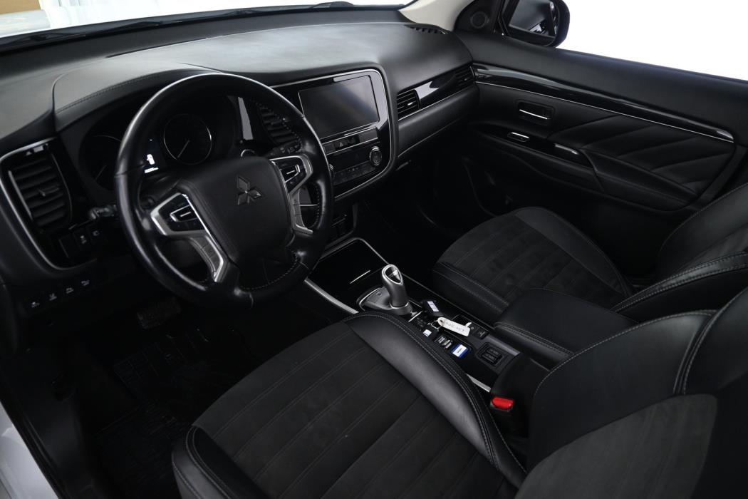 MITSUBISHI Outlander 2019