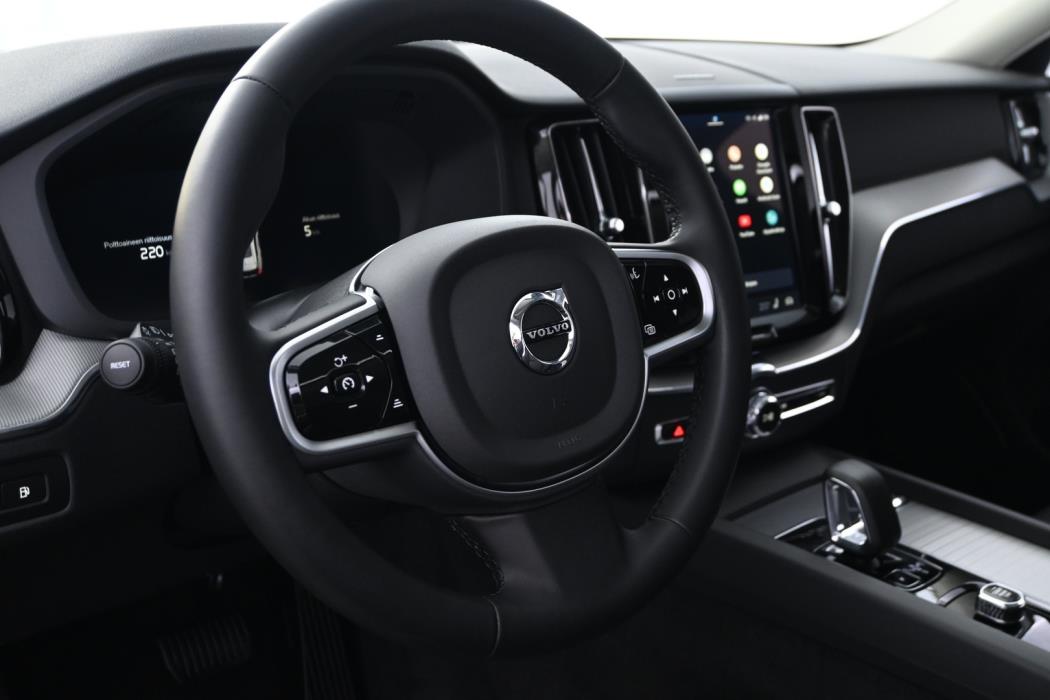 VOLVO XC60 2025