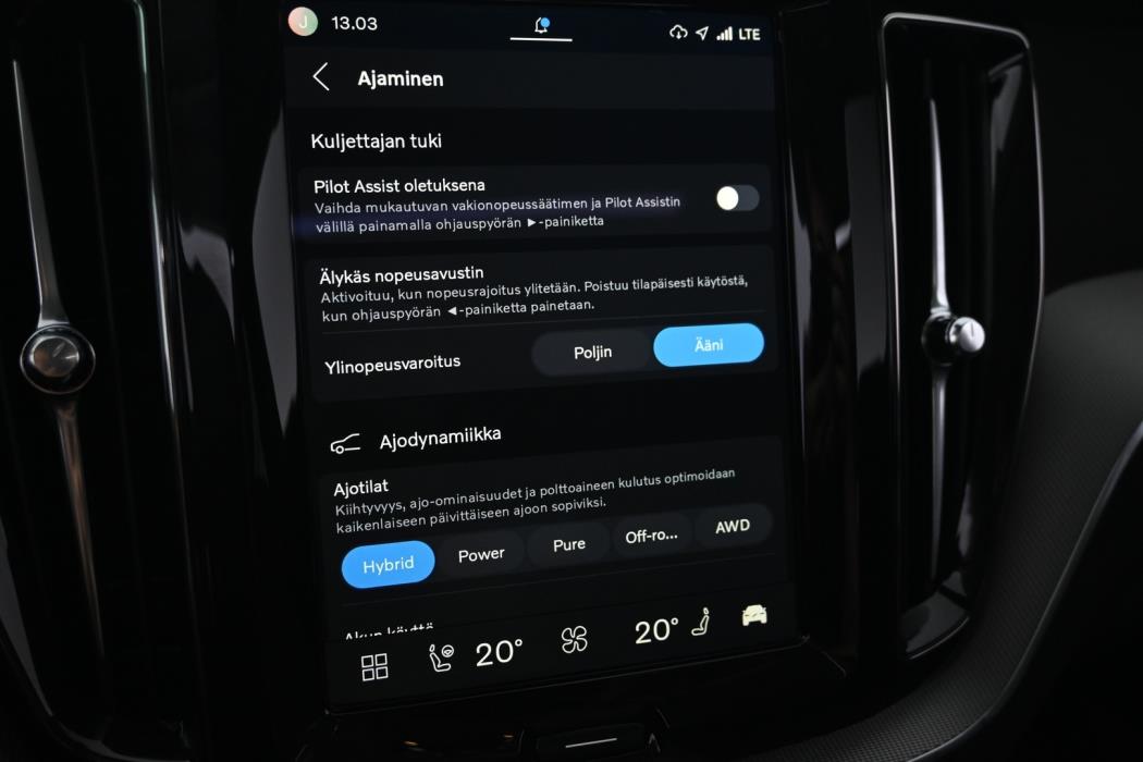 VOLVO XC60 2025