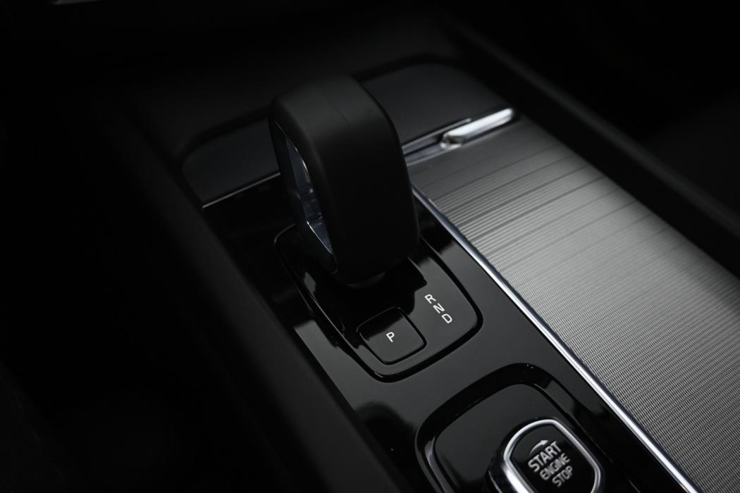 VOLVO XC60 2025