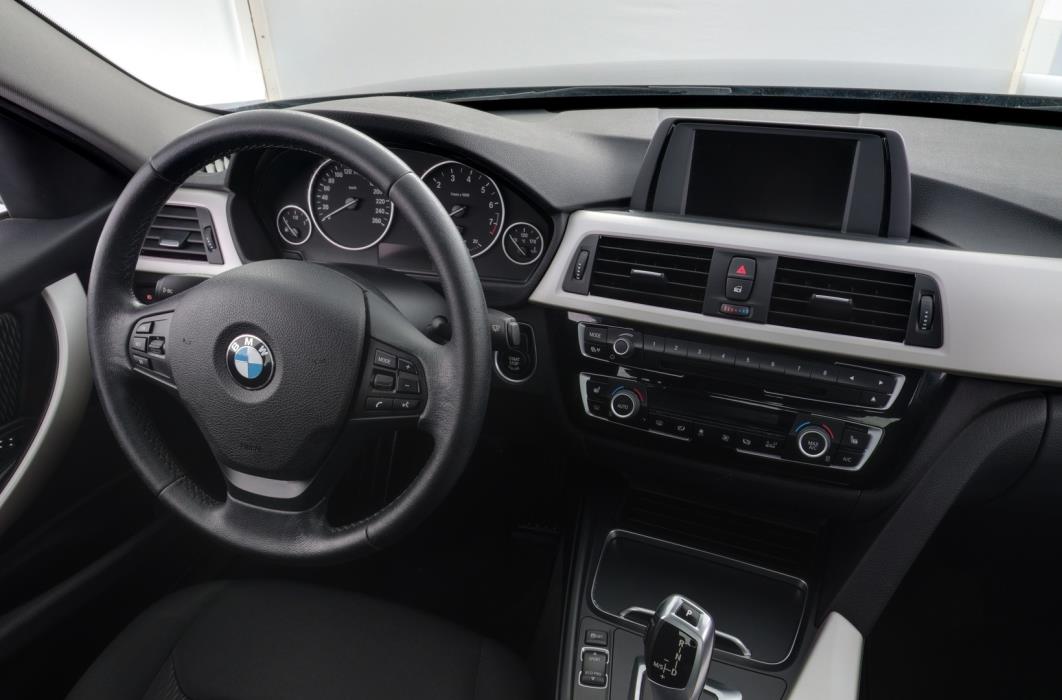 BMW 318 2016