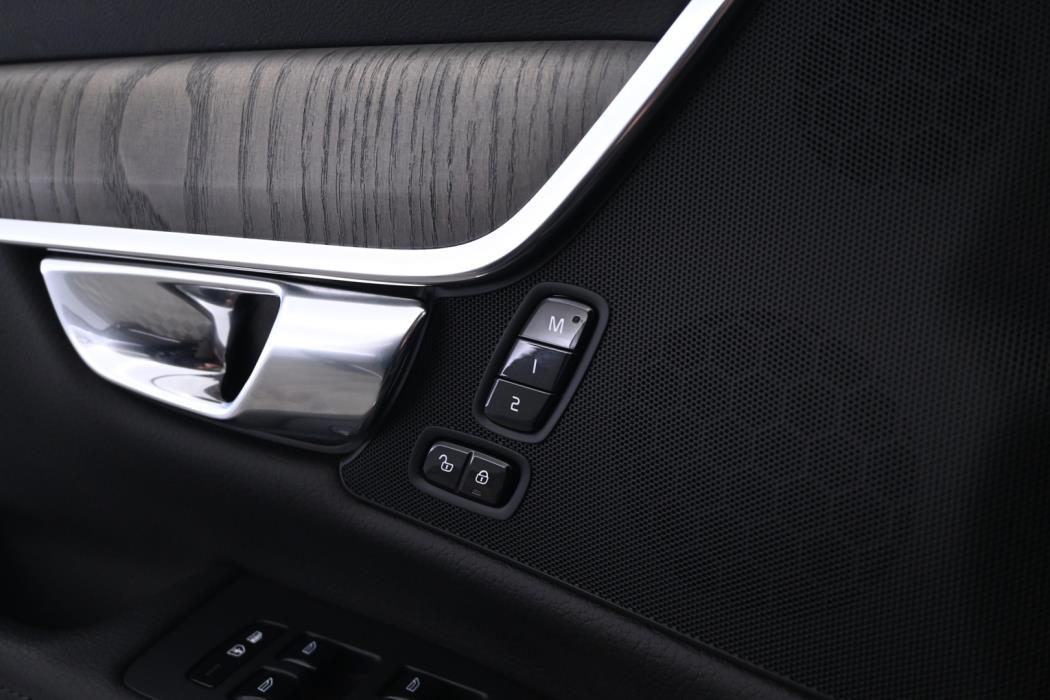 VOLVO S90 2021