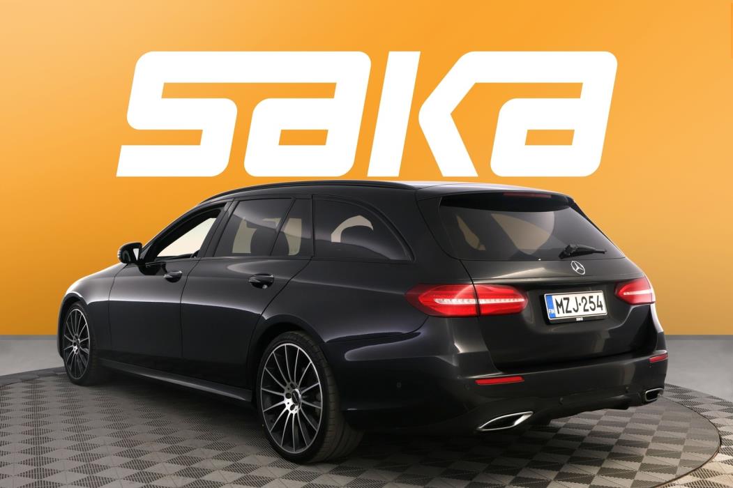 MERCEDES-BENZ E 2019