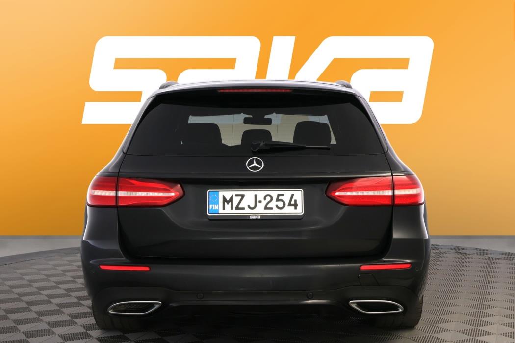 MERCEDES-BENZ E 2019