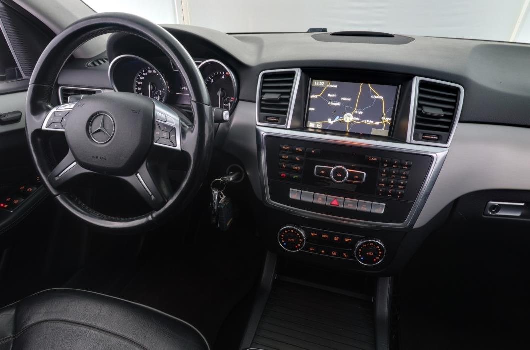 MERCEDES-BENZ ML 2011