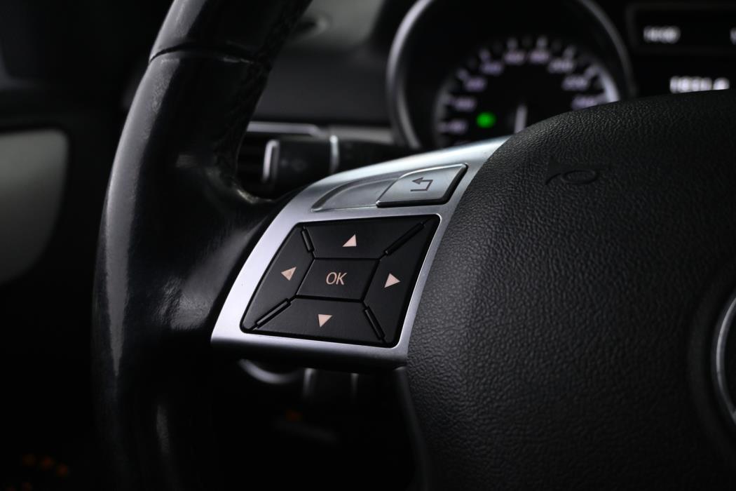 MERCEDES-BENZ ML 2011