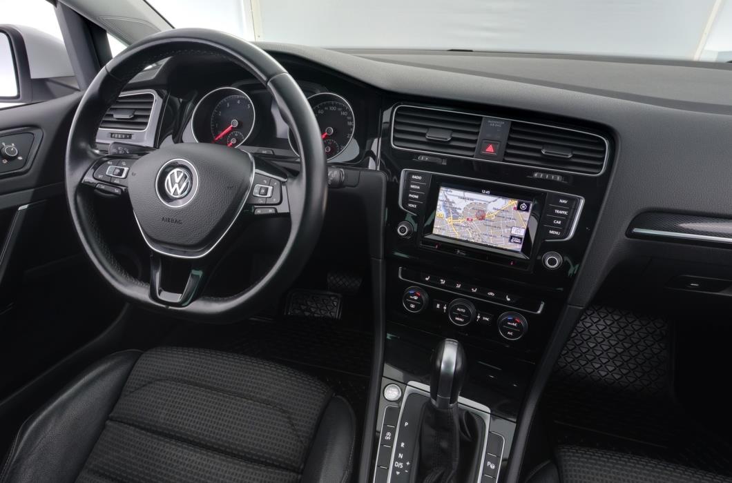 VOLKSWAGEN Golf 2015