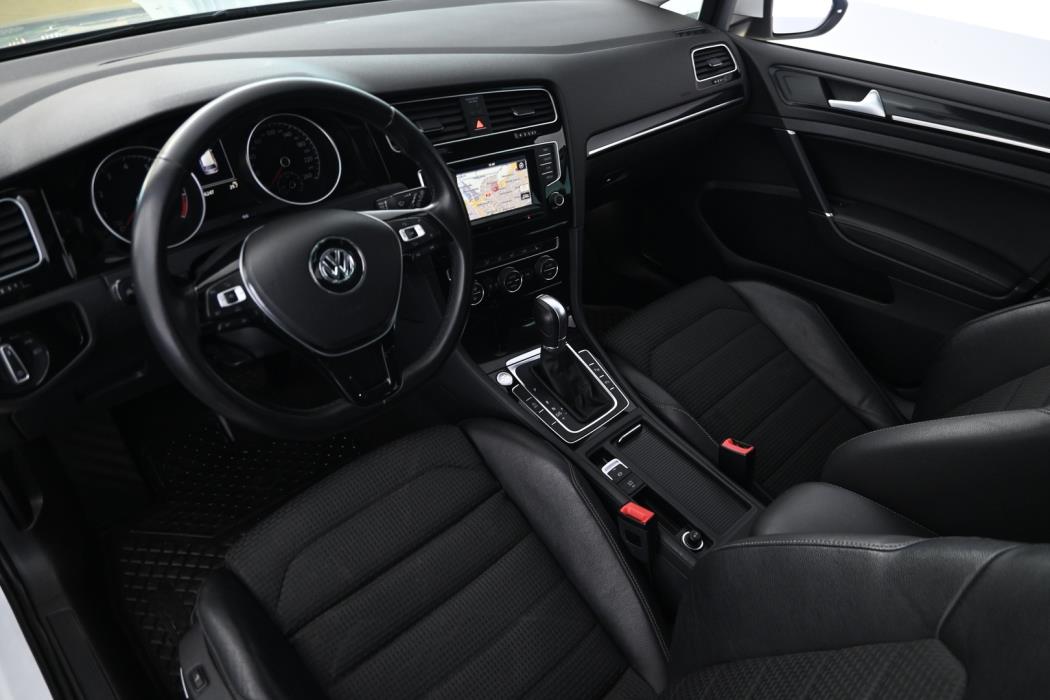 VOLKSWAGEN Golf 2015