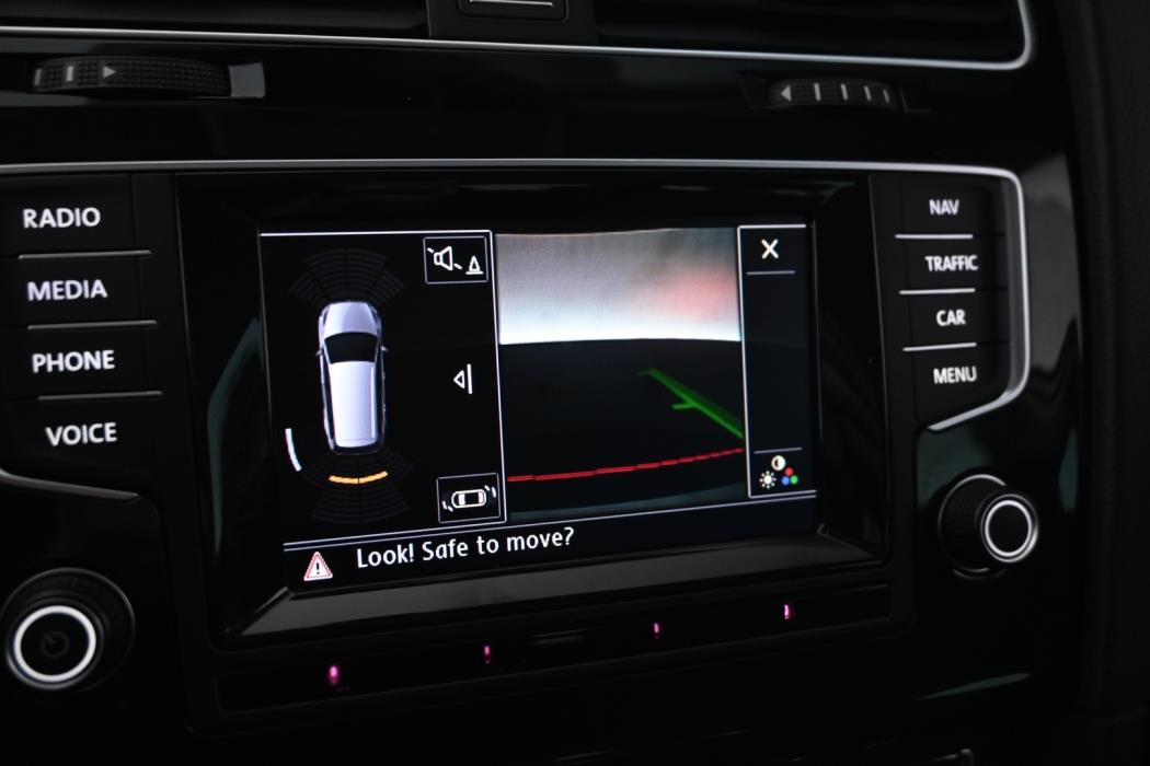 VOLKSWAGEN Golf 2015