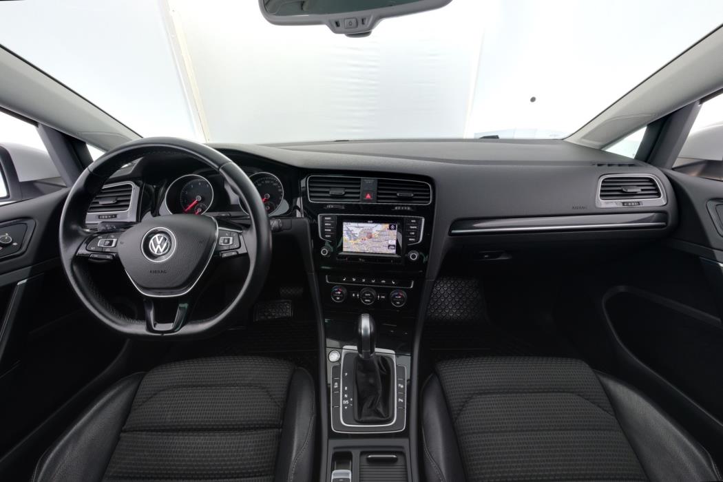 VOLKSWAGEN Golf 2015