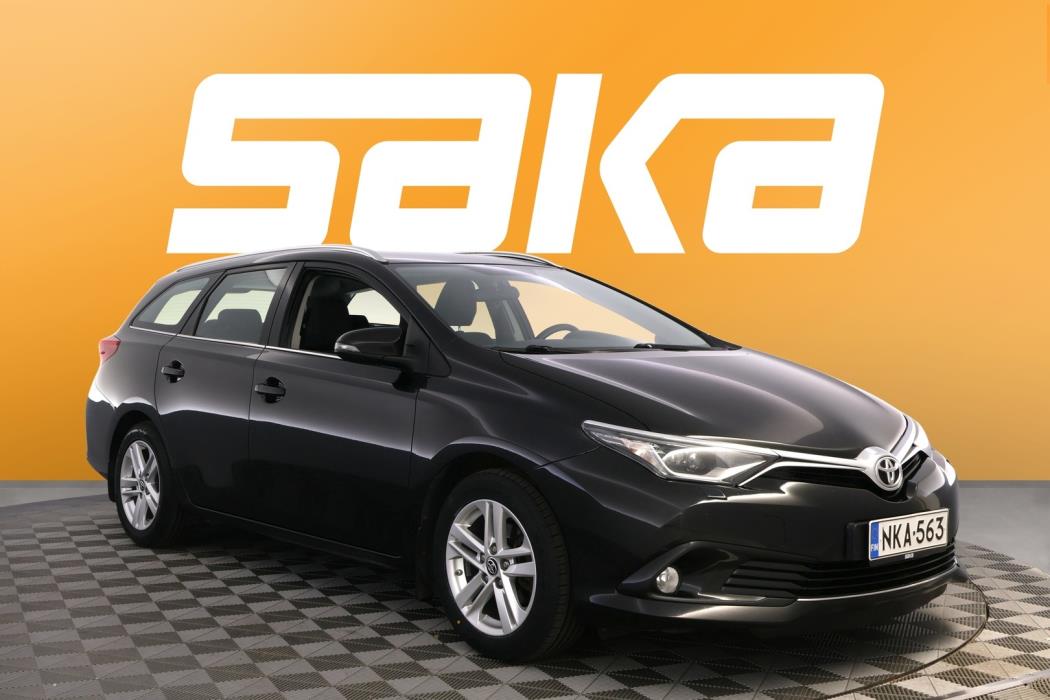 TOYOTA Auris 2016