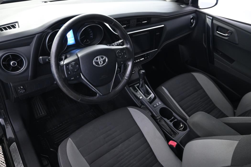 TOYOTA Auris 2016