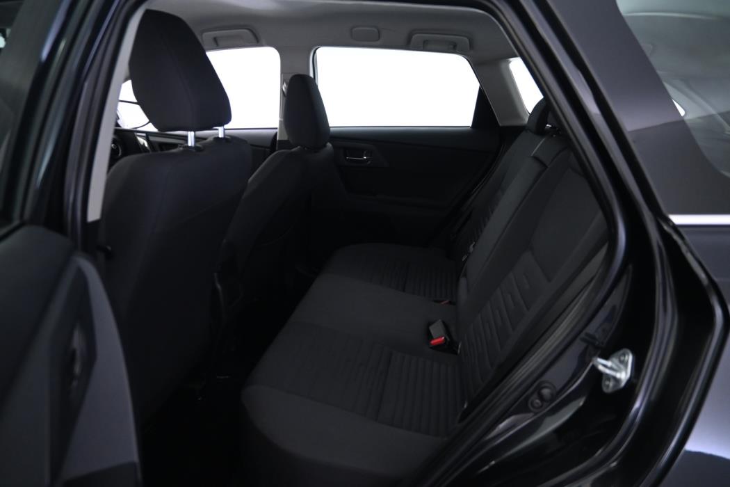 TOYOTA Auris 2016