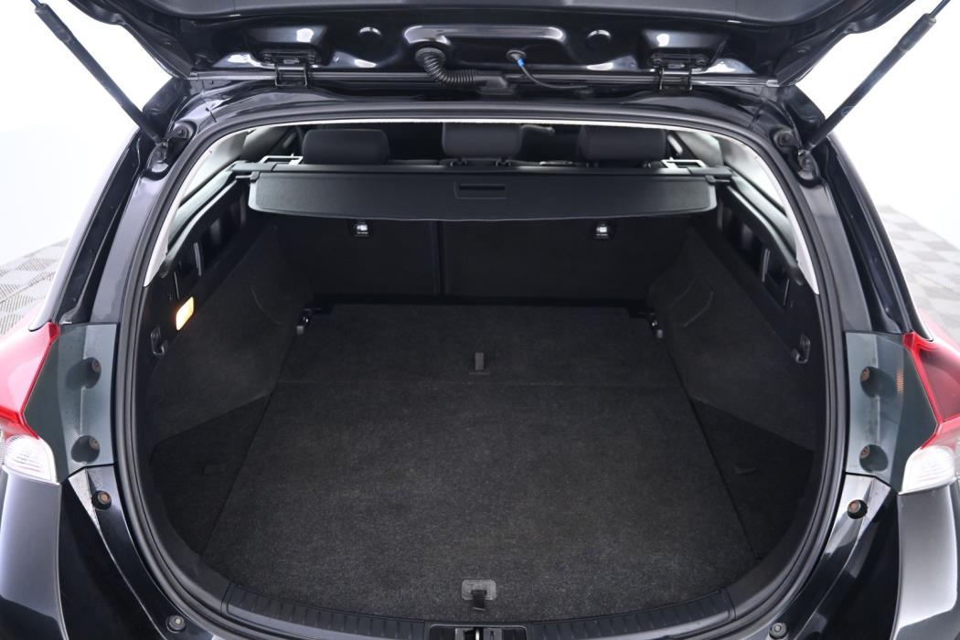 TOYOTA Auris 2016
