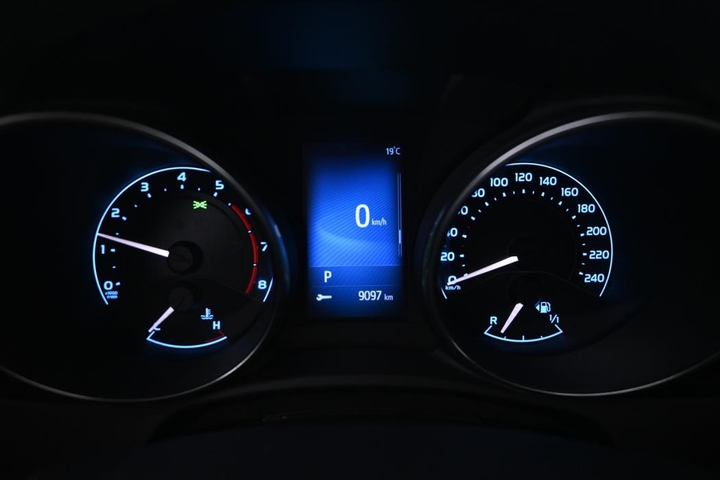 TOYOTA Auris 2016