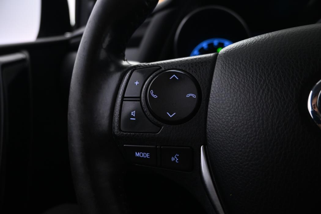 TOYOTA Auris 2016