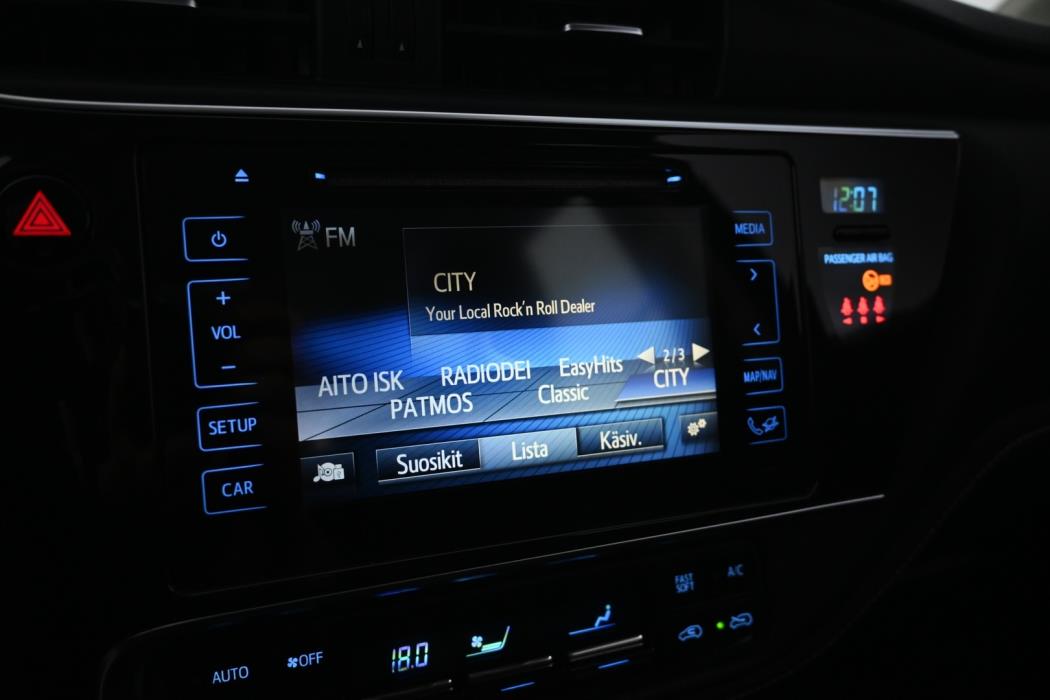 TOYOTA Auris 2016