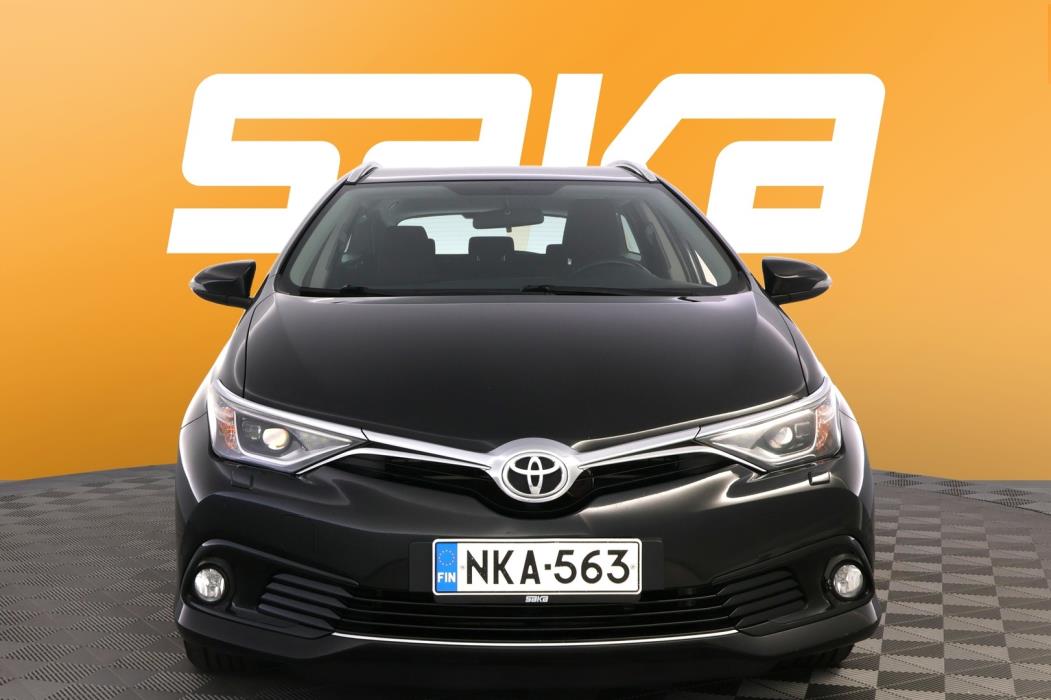 TOYOTA Auris 2016