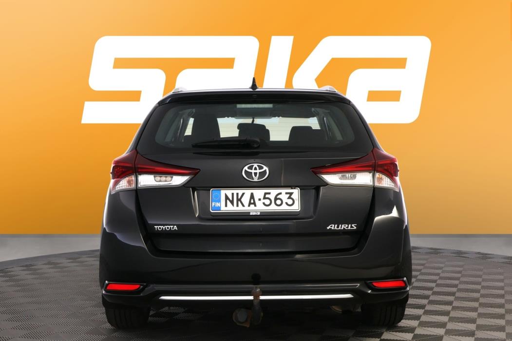 TOYOTA Auris 2016