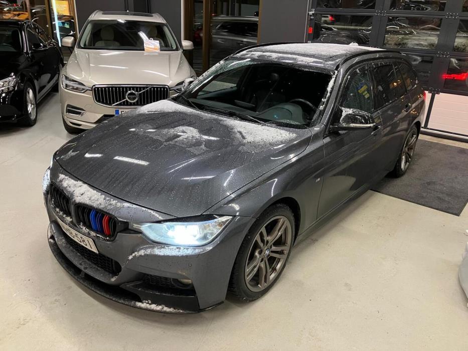 BMW 330 2015