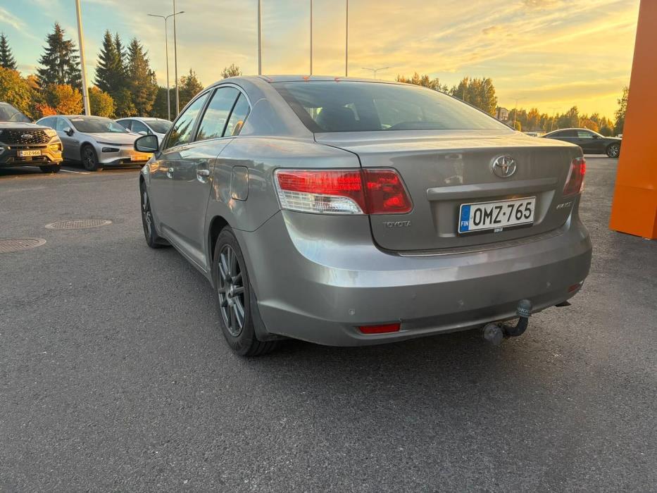 TOYOTA Avensis 2009