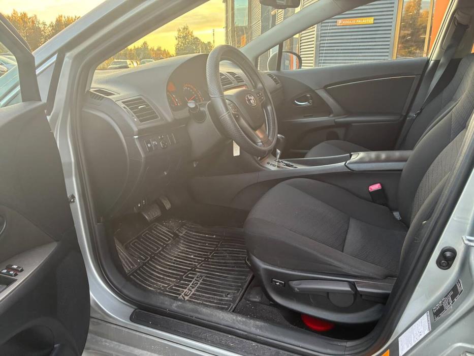 TOYOTA Avensis 2009
