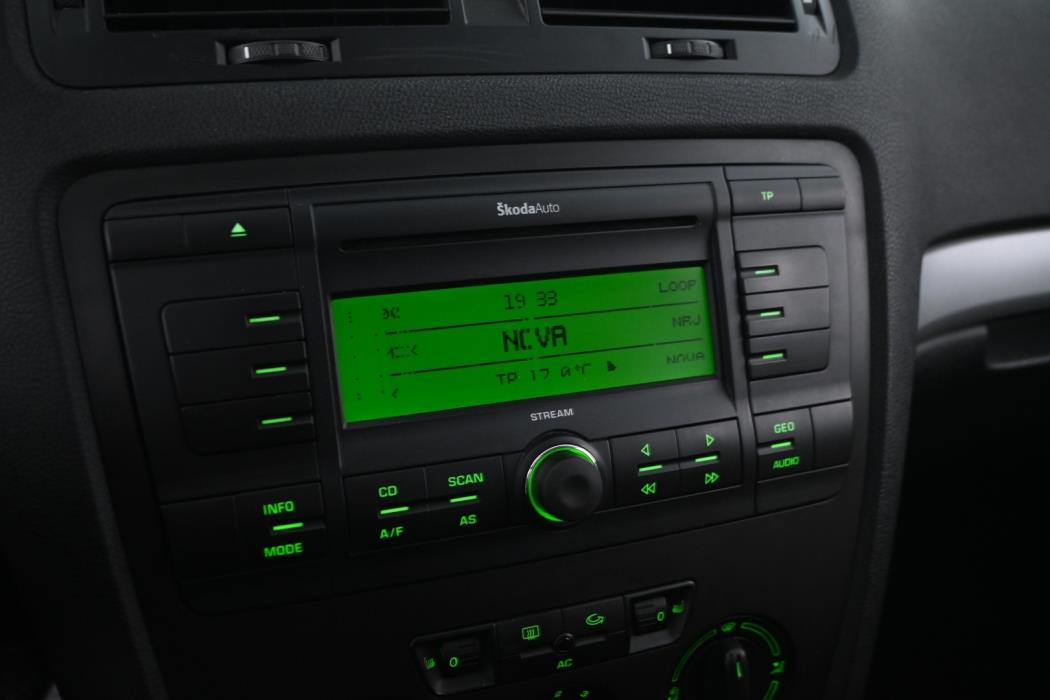 SKODA Octavia 2004