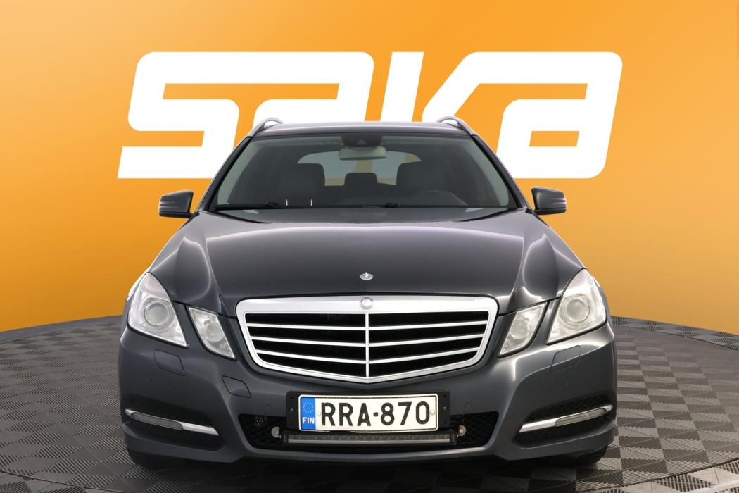MERCEDES-BENZ E 2013