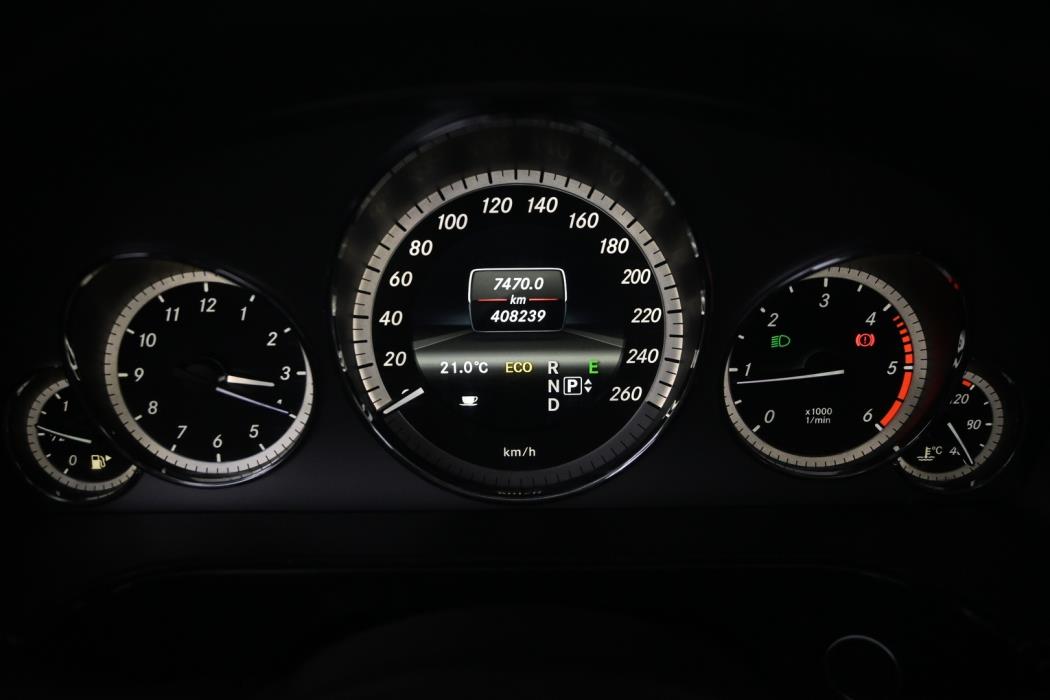 MERCEDES-BENZ E 2013