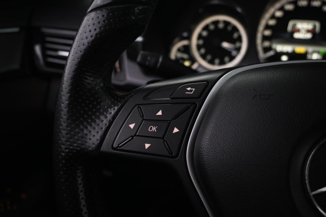 MERCEDES-BENZ E 2013
