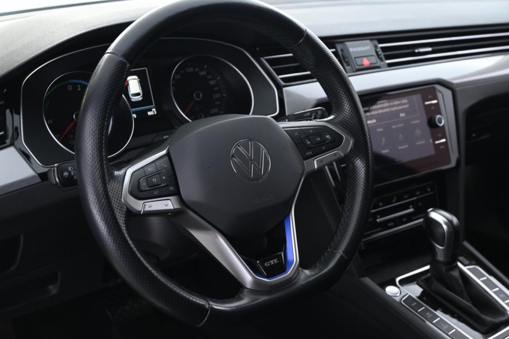 VOLKSWAGEN Passat 2021