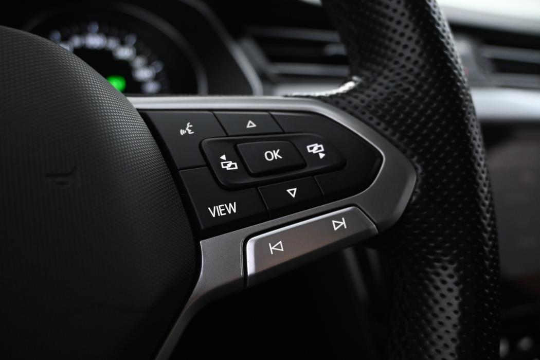 VOLKSWAGEN Passat 2021