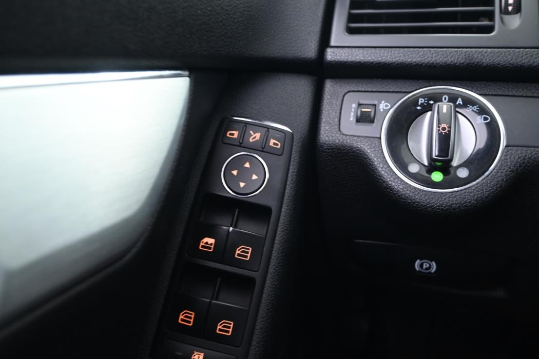 MERCEDES-BENZ C 2008