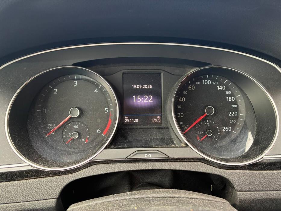 VOLKSWAGEN Passat 2016