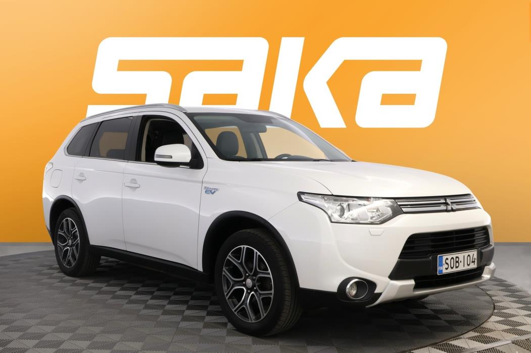 MITSUBISHI Outlander PHEV 2015