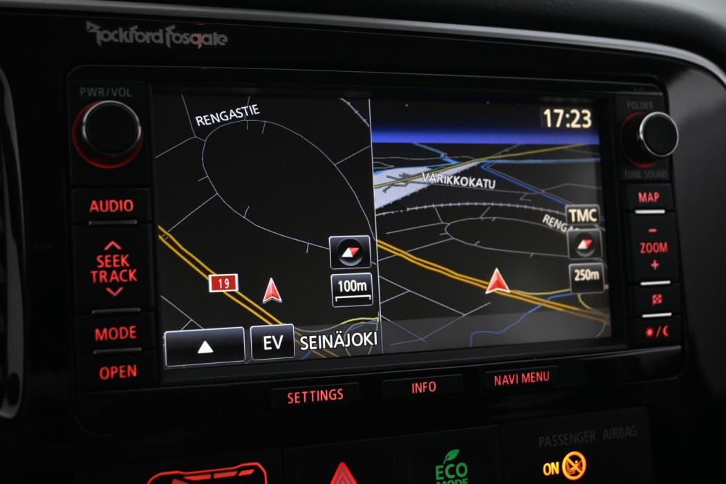 MITSUBISHI Outlander PHEV 2015