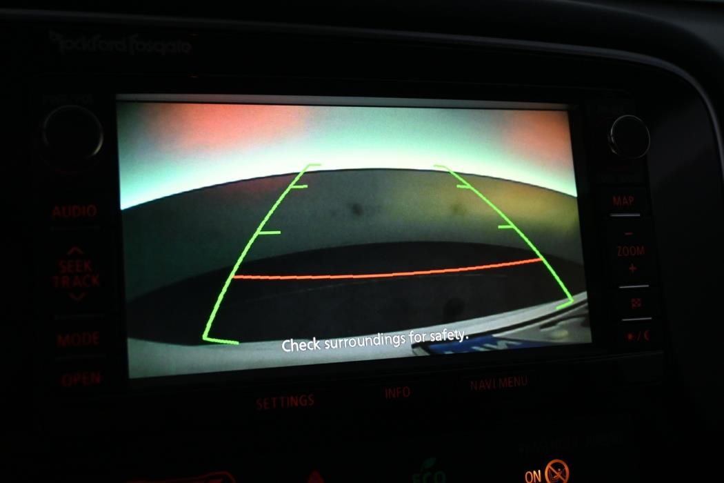 MITSUBISHI Outlander PHEV 2015