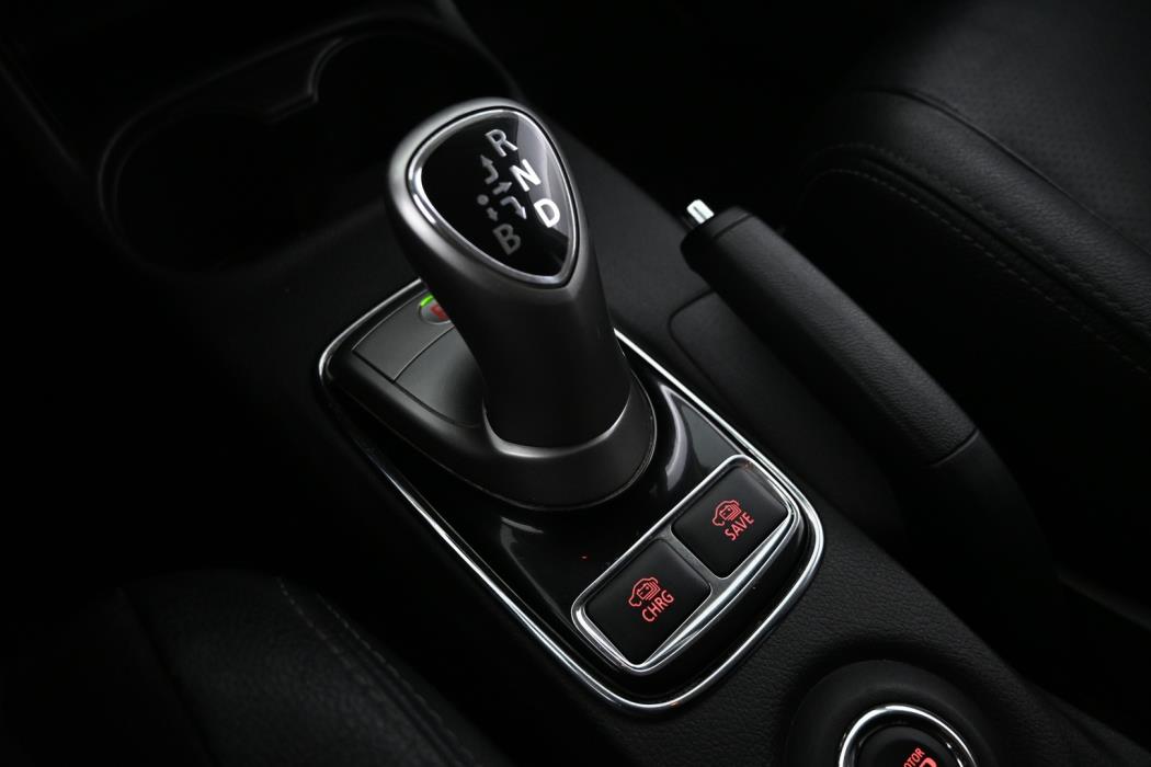 MITSUBISHI Outlander PHEV 2015