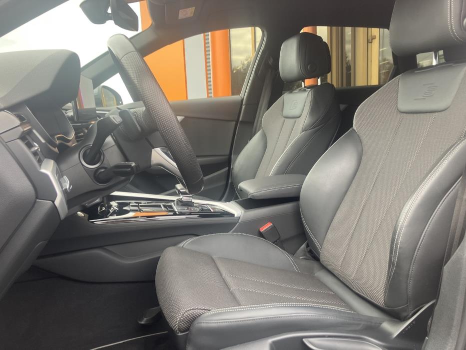 AUDI A4 2022