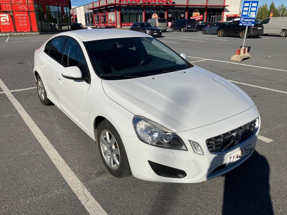VOLVO S60 2012