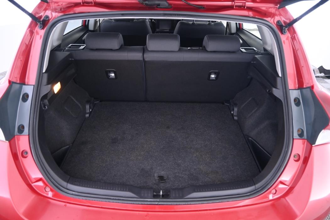 TOYOTA Auris 2015