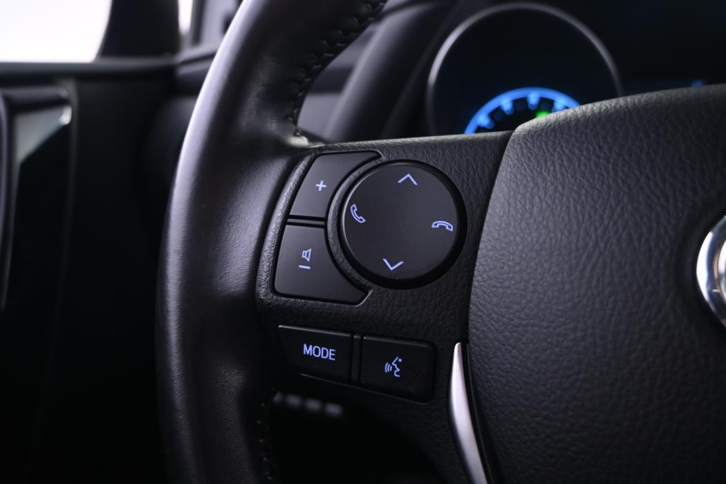 TOYOTA Auris 2015