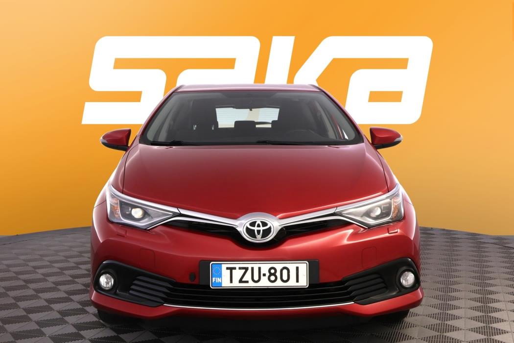 TOYOTA Auris 2015