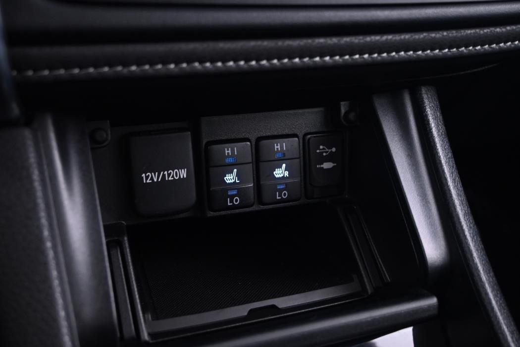 TOYOTA Auris 2015