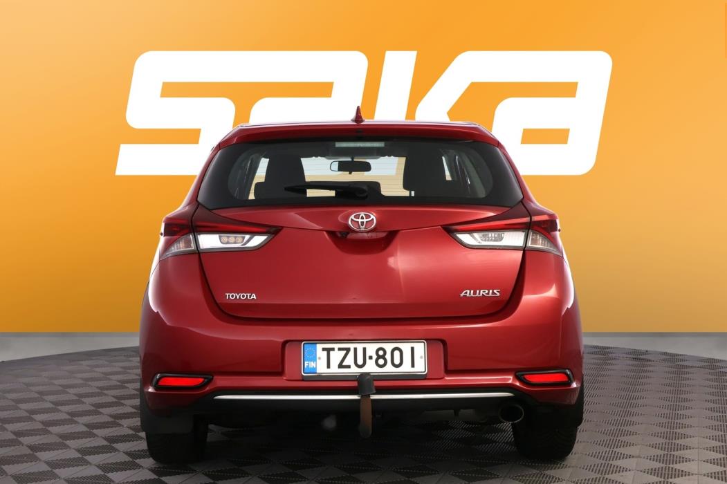 TOYOTA Auris 2015